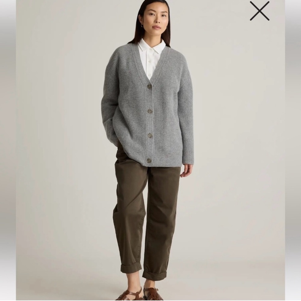 Quince Mongolian Cashmere Gray
Boyfriend Cardigan - Picture 2 of 6